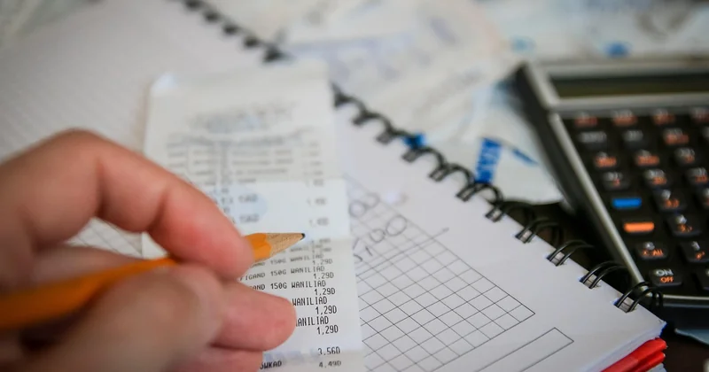 Frais réels ou abattement de 10 % : quel calcul gagne ?